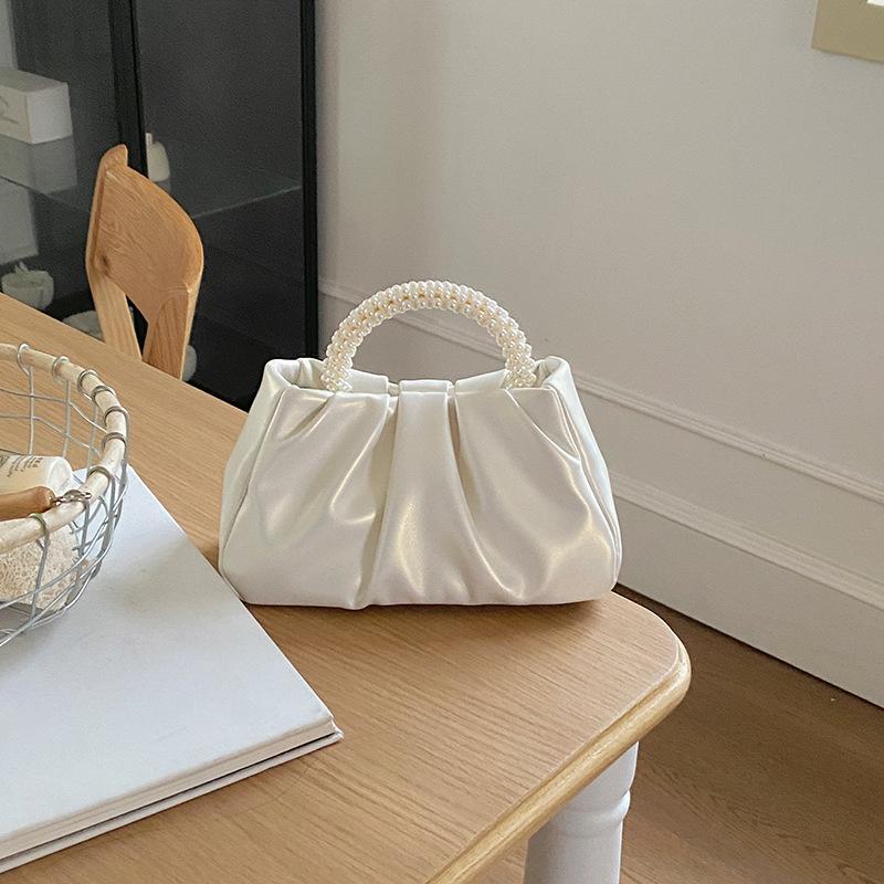 Pearl Wrist Cloud Bag Niche Design Temperament High-end Pearl White Pleated Small Bag Crossbody Bag Women
Pearl Wrist Cloud Bag Niche Design Temperament High-end Pearl White Pleated Small Bag Crossbody Bag Women