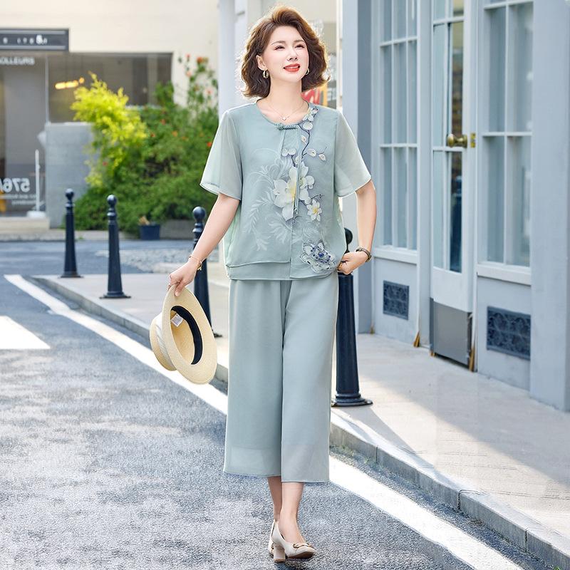 2026 Summer Fashion: Women s Stylish Chiffon Two-Piece Set for Middle-Aged and Elderly Women XL (for 95-110 jin)
2026 Summer Fashion: Women s Stylish Chiffon Two-Piece Set for Middle-Aged and Elderly Women XL (for 95-110 jin)