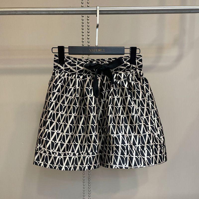 Retro Jacquard Fashion All-Match Elastic Waist Casual Shorts Shorts S
Retro Jacquard Fashion All-Match Elastic Waist Casual Shorts Shorts S