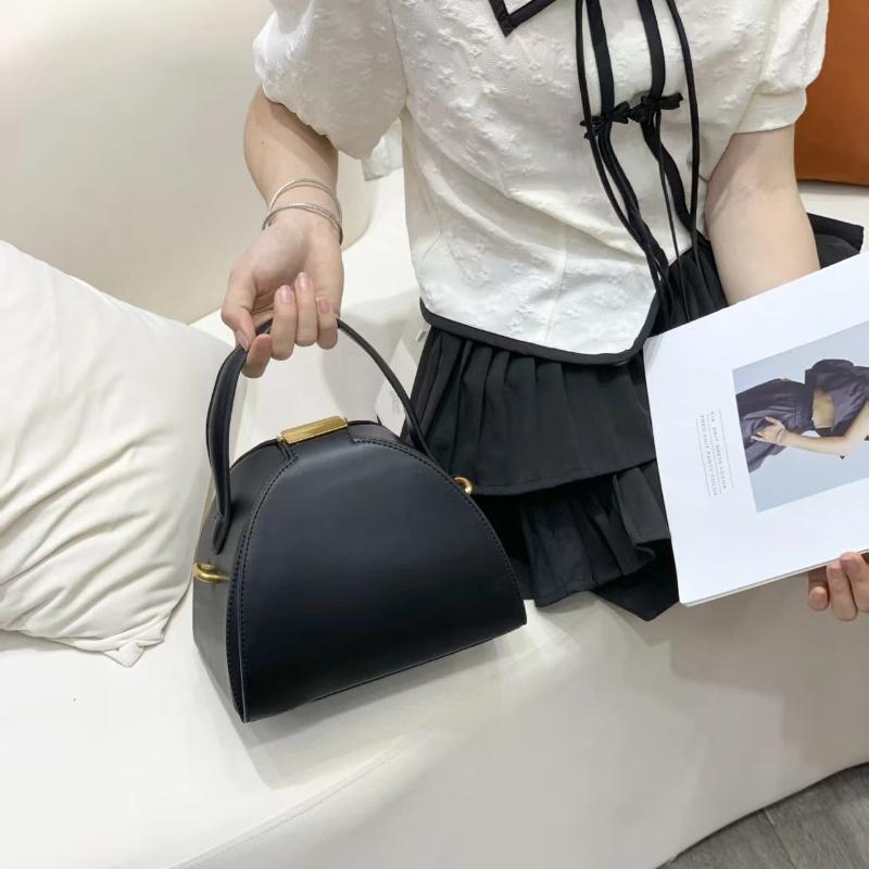 2026 New Trendy Light Luxury Retro Geometric Single Shoulder Diagonal Cross Bag
2026 New Trendy Light Luxury Retro Geometric Single Shoulder Diagonal Cross Bag