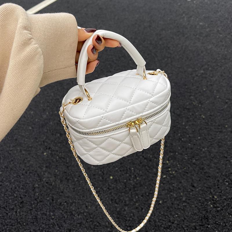 Rhombus Embroidery Thread Niche Design Bag 2026 New Women s Bag Summer Popular Popular Chain Messenger Bag Square Sling Bag білий
Rhombus Embroidery Thread Niche Design Bag 2026 New Women s Bag Summer Popular Popular Chain Messenger Bag Square Sling Bag білий