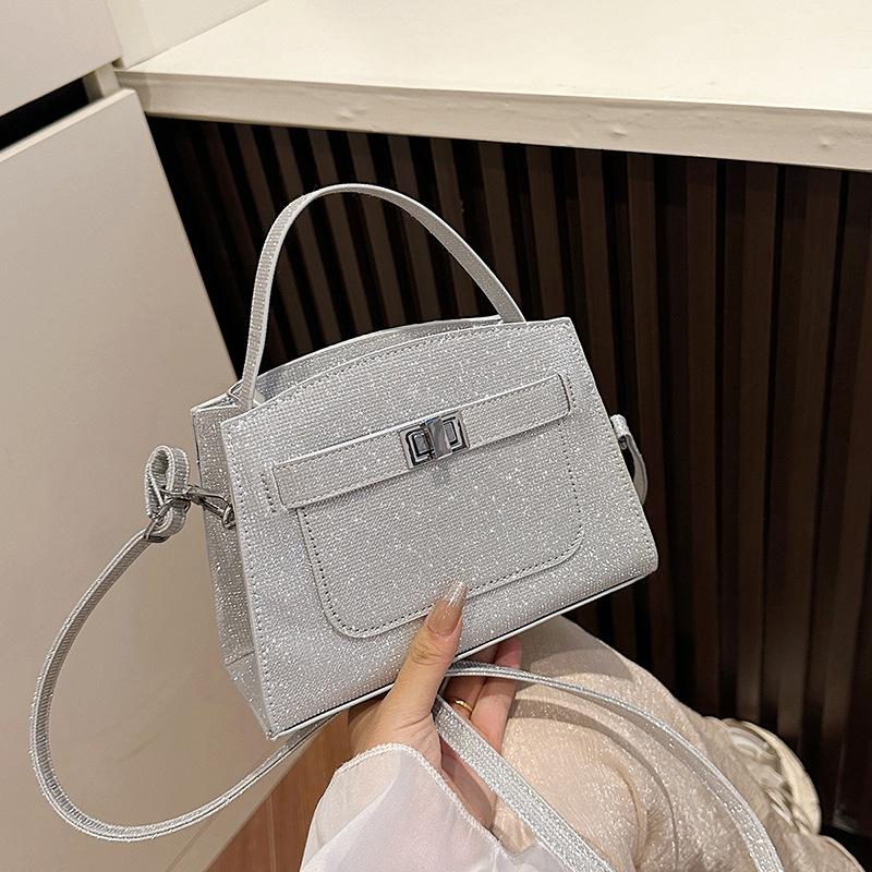 Популярные маленькие сумки женские летние новые модные нишевые сумки-мессенджеры сумки-ведра
Популярные маленькие сумки женские летние новые модные нишевые сумки-мессенджеры сумки-ведра