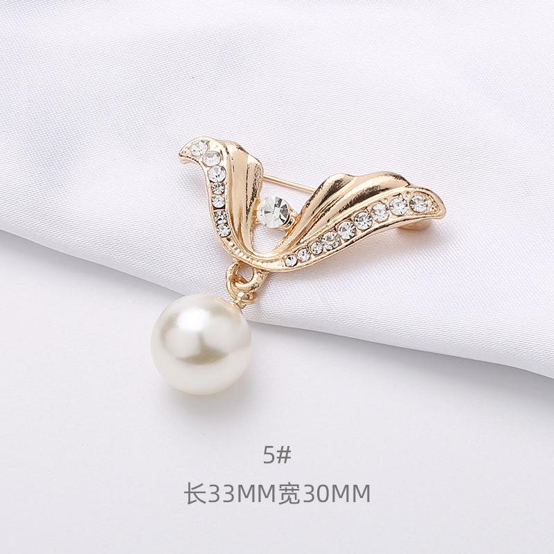 1PC Pearl Bow Brooch Pins Sweater Clips Faux Pearl Rhinestones Safety Pins for Women Clothing Dresses Decoration Accessories
1PC Pearl Bow Brooch Pins Sweater Clips Faux Pearl Rhinestones Safety Pins for Women Clothing Dresses Decoration Accessories
