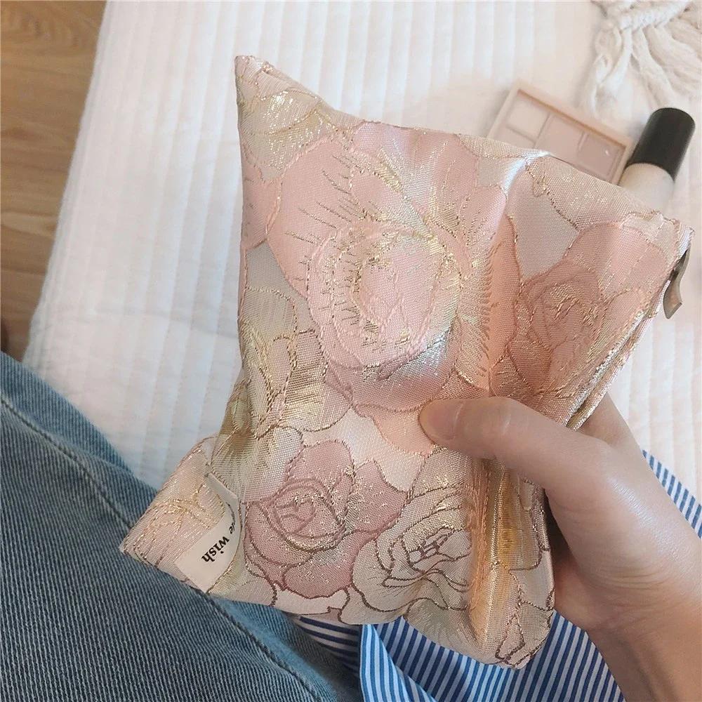 Модная женская косметичка Элегантная женская сумка для макияжа Клатч Органайзер для туалетных принадлежностей в путешествие Сумки для хранения Кошелек на молнии розовый
Модная женская косметичка Элегантная женская сумка для макияжа Клатч Органайзер для туалетных принадлежностей в путешествие Сумки для хранения Кошелек на молнии розовый