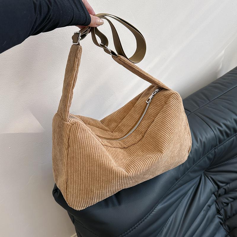 Большая ретро вельветовая холщовая сумка-тоут на плечо для женщин 2023 - Повседневная сумка кроссбоди для студентов хаки
Большая ретро вельветовая холщовая сумка-тоут на плечо для женщин 2023 - Повседневная сумка кроссбоди для студентов хаки