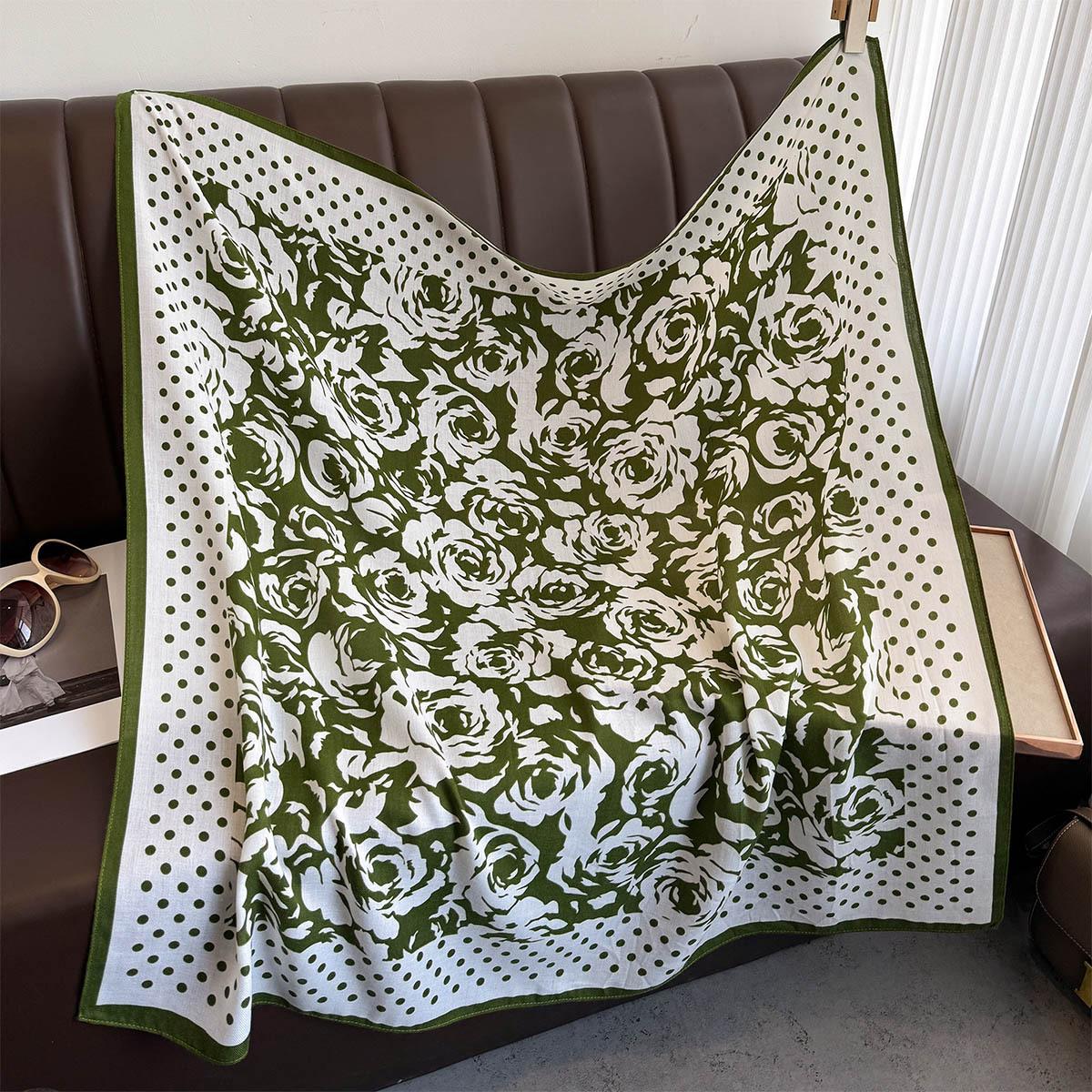 Шарф Камелия для женщин с легким роскошным темпераментом, декоративный шарф, шарф для защиты шеи, универсальный, модный 90*90cm
Шарф Камелия для женщин с легким роскошным темпераментом, декоративный шарф, шарф для защиты шеи, универсальный, модный 90*90cm