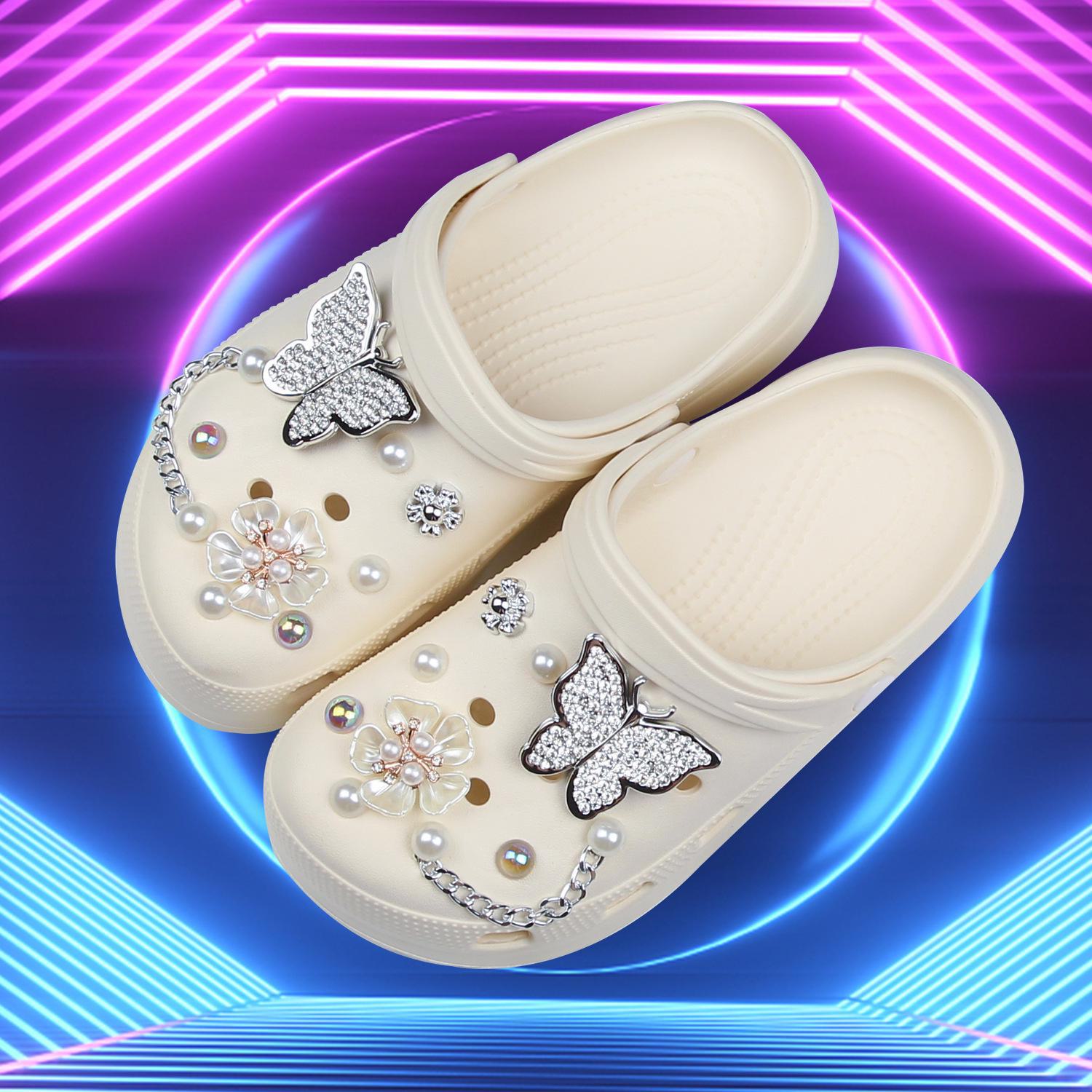 Съемная подвеска-бабочка из жемчужной цепочки для обуви с отверстиями XM-0041 (without shoes)
Съемная подвеска-бабочка из жемчужной цепочки для обуви с отверстиями XM-0041 (without shoes)