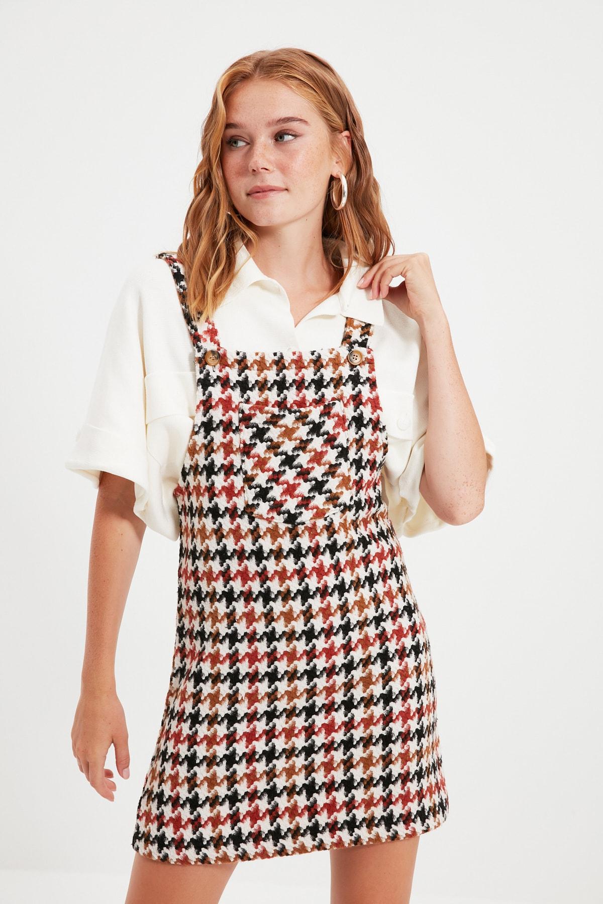 Платье-жилет цвета экрю с узором «гусиные лапки» TWOAW20EL0208..
Платье-жилет цвета экрю с узором «гусиные лапки» TWOAW20EL0208..