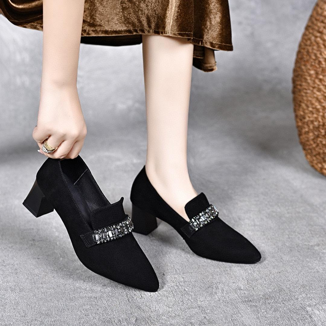 Pointed single shoes women s 2025 temperament rhinestone black sheepskin shallow mouth high heels two heights one pedal loafers 34
Pointed single shoes women s 2025 temperament rhinestone black sheepskin shallow mouth high heels two heights one pedal loafers 34