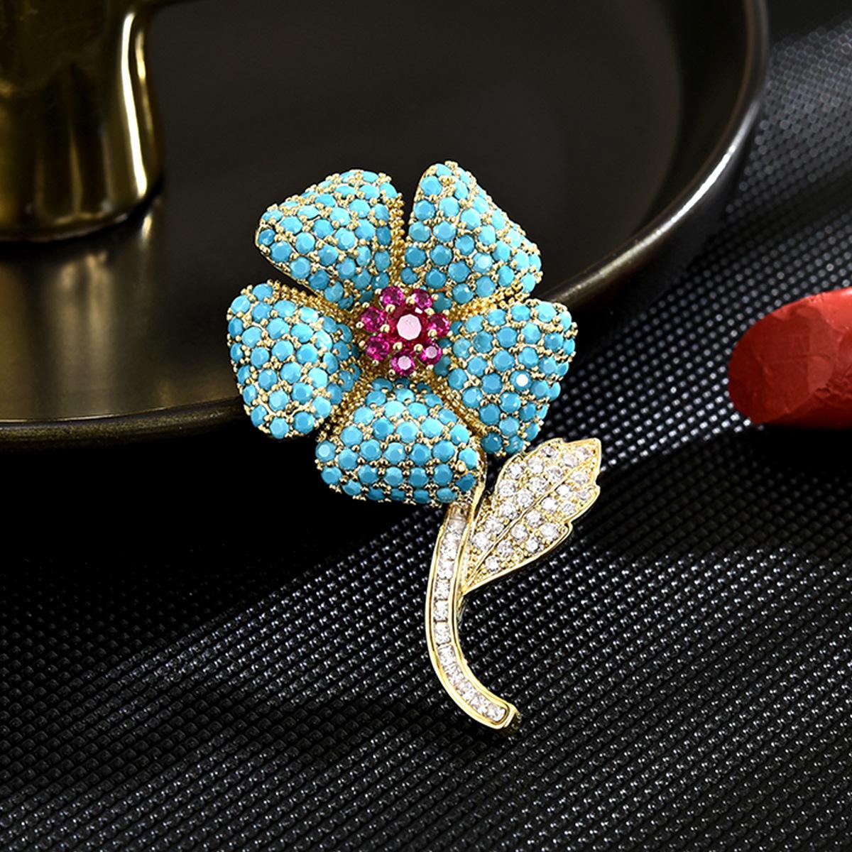 Women s Light Luxury Design Flower Inlaid Zircon Geometric Brooch Fashionable And Versatile Niche Design Brooch
Women s Light Luxury Design Flower Inlaid Zircon Geometric Brooch Fashionable And Versatile Niche Design Brooch