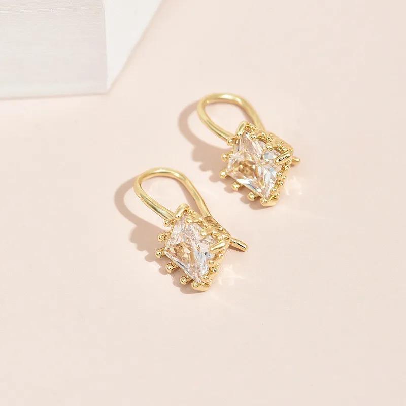 Exquisite Fashion Little Square Crystal Dangle Earrings for Women Luxury Gold Color Zircon Korean Earring Party Jewelry Gift белый
Exquisite Fashion Little Square Crystal Dangle Earrings for Women Luxury Gold Color Zircon Korean Earring Party Jewelry Gift белый