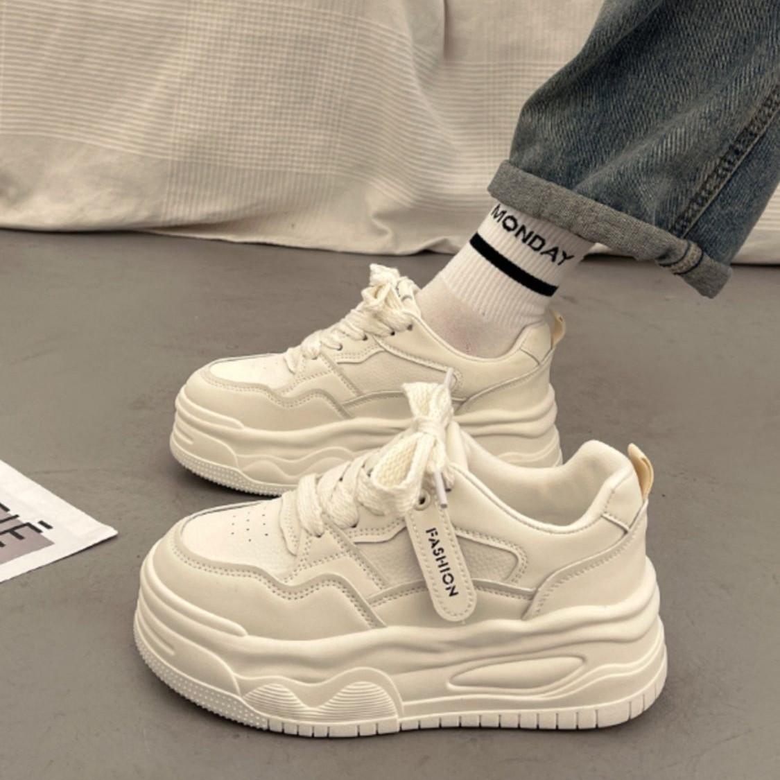 Platform white shoes women s spring new versatile casual sports shoes Platform student soft sole 35 білий
Platform white shoes women s spring new versatile casual sports shoes Platform student soft sole 35 білий