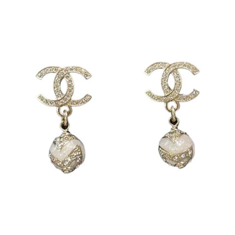 Chanel 23K New Style Glass Crystal Earrings Women Earrings Gold ABC133B14746NS708 F,Gold
Chanel 23K New Style Glass Crystal Earrings Women Earrings Gold ABC133B14746NS708 F,Gold