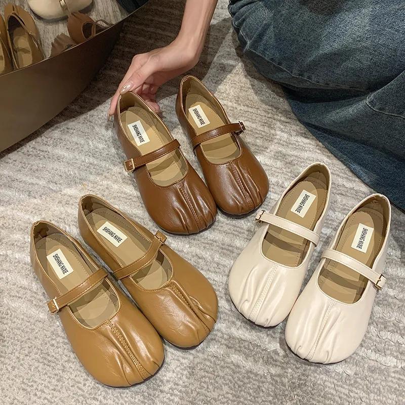 Shallow square head pleated head Doudou shoes 2024 spring and summer new national style grandma shoes versatile flat heel soft sole single shoes 35
Shallow square head pleated head Doudou shoes 2024 spring and summer new national style grandma shoes versatile flat heel soft sole single shoes 35