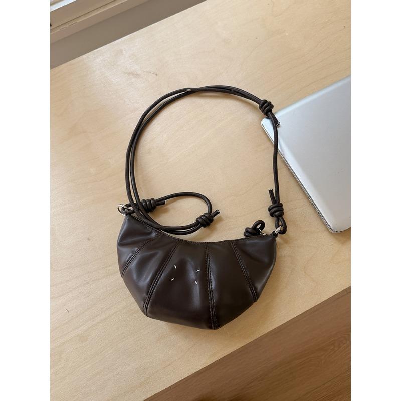 New simple messenger mini croissant, casual versatile and lightweight dumpling bag satchel women s bag шоколадный
New simple messenger mini croissant, casual versatile and lightweight dumpling bag satchel women s bag шоколадный