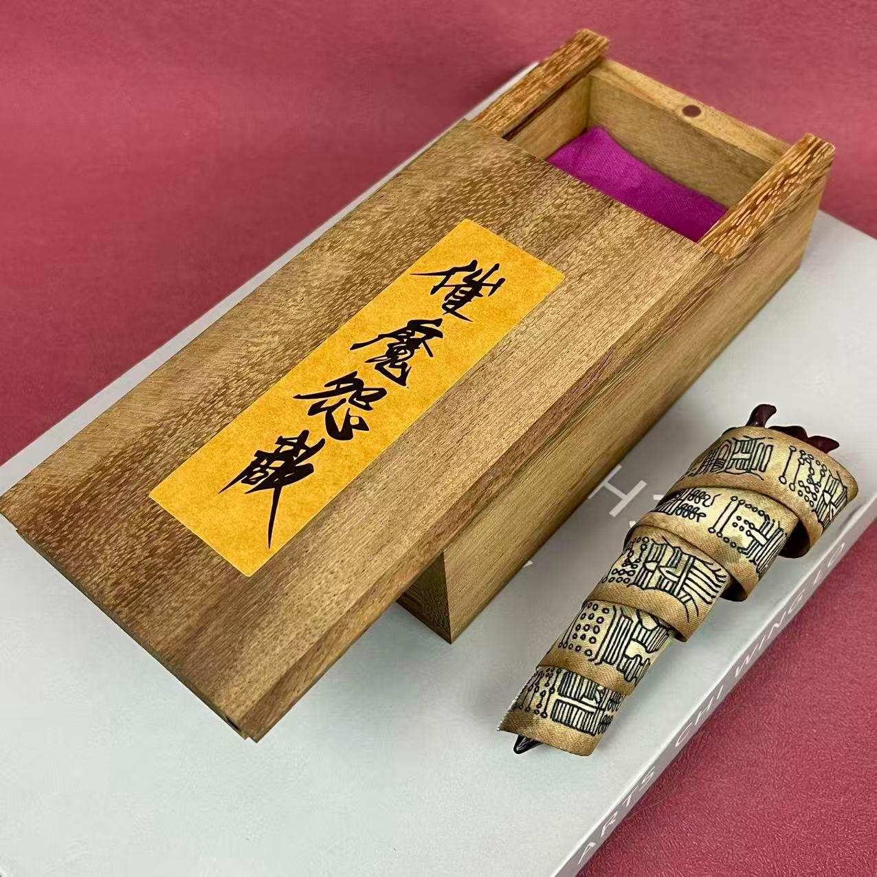 Ryomen Sukuna Cursed Finger Case Figurine Animation Jujutsu Kaisen Finger Action Figure Livingroom Decor Decoration Piece House Accessories
Ryomen Sukuna Cursed Finger Case Figurine Animation Jujutsu Kaisen Finger Action Figure Livingroom Decor Decoration Piece House Accessories