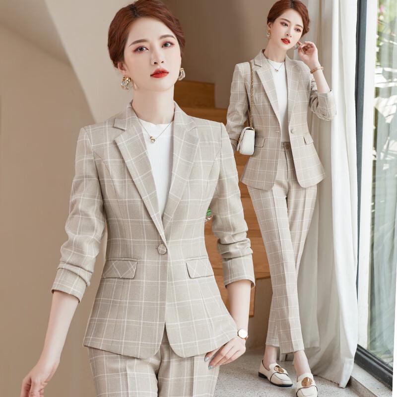 Women s Plaid Business Suit Set M
Women s Plaid Business Suit Set M