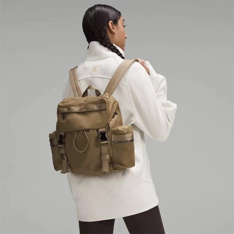 Wunderlust 14L Flap Backpack: Large Capacity Sports, Mountaineering, Travel Bag for College Students
Wunderlust 14L Flap Backpack: Large Capacity Sports, Mountaineering, Travel Bag for College Students