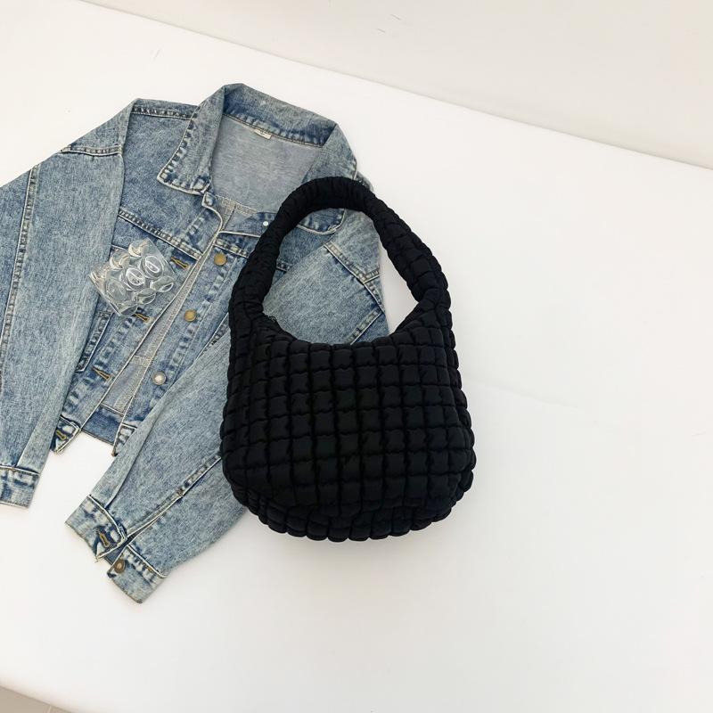 Корейская версия милой портативной сумки-ведра 2024 года, новая модная сумка большой вместимости для повседневного использования, сумка через плечо с нишевым дизайном чёрный
Корейская версия милой портативной сумки-ведра 2024 года, новая модная сумка большой вместимости для повседневного использования, сумка через плечо с нишевым дизайном чёрный