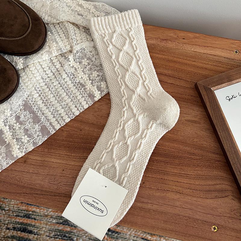 Women s Mid-Calf Argyle Wool Socks - Warm Winter Cable Knit in Solid Colors One Size
Women s Mid-Calf Argyle Wool Socks - Warm Winter Cable Knit in Solid Colors One Size
