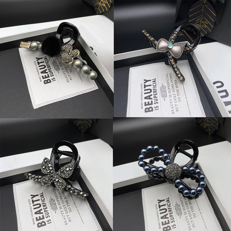 High-end hairpin hairpin for women Internet celebrity new diamond-encrusted hairy back head grabber shark hairpin
High-end hairpin hairpin for women Internet celebrity new diamond-encrusted hairy back head grabber shark hairpin