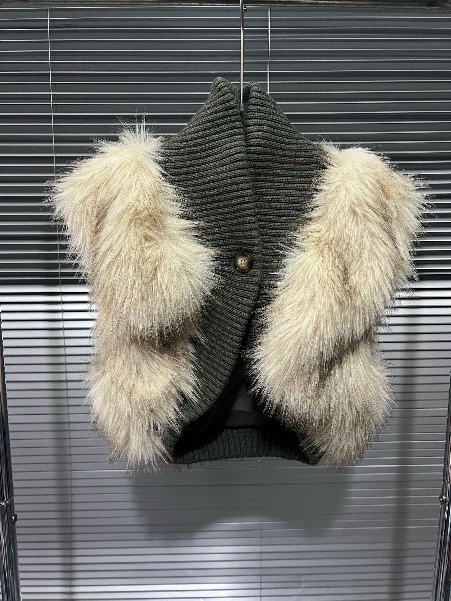 Весна 2025 года, модный брендовый трикотажный жилет из искусственного меха для женщин One Size
Весна 2025 года, модный брендовый трикотажный жилет из искусственного меха для женщин One Size