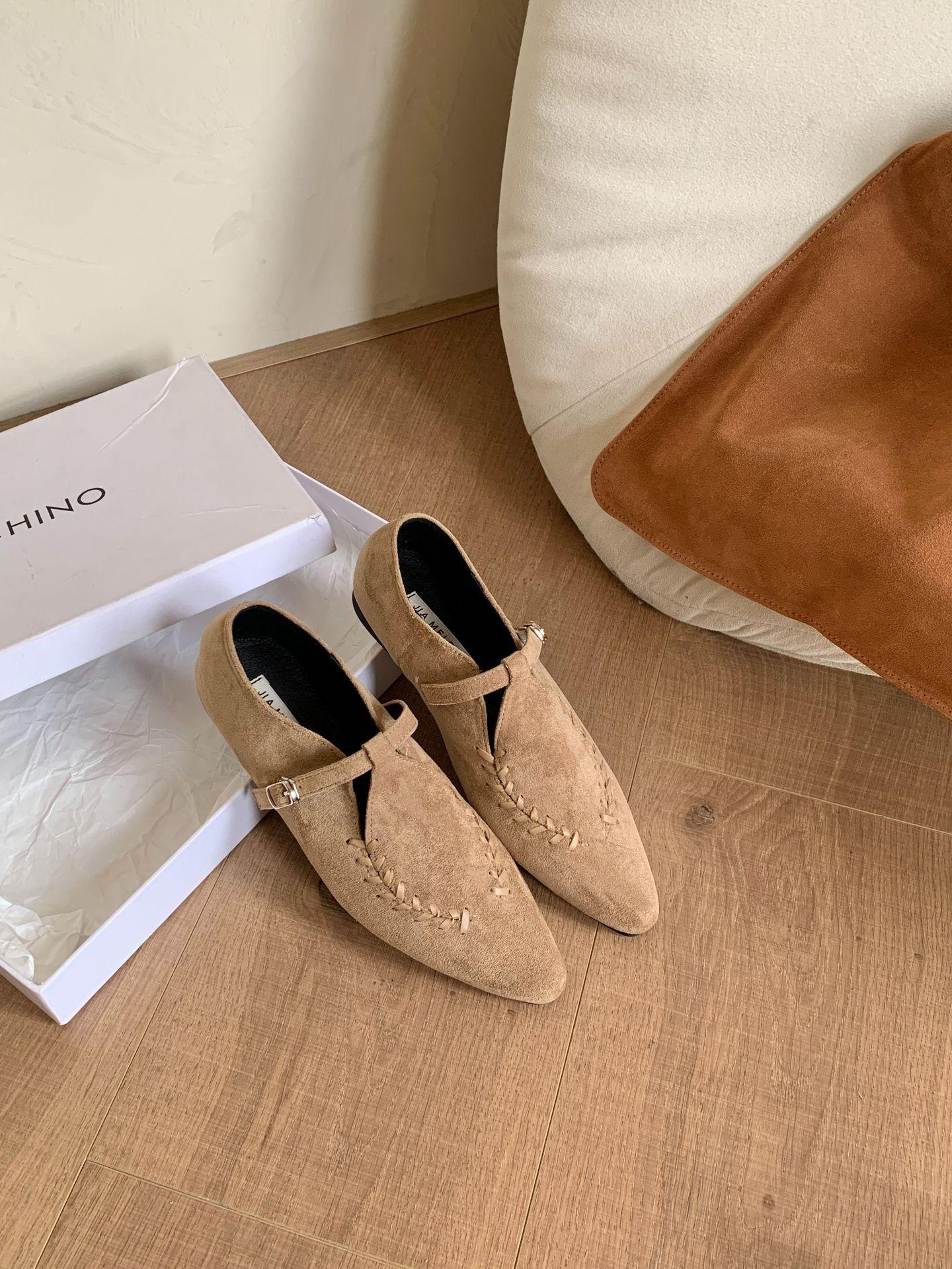 Ретро дизайн ленивая ниша 2025 осень и зима новая замшевая футболка с туфлями-лодочками Мэри Джейн 40 хаки
Ретро дизайн ленивая ниша 2025 осень и зима новая замшевая футболка с туфлями-лодочками Мэри Джейн 40 хаки