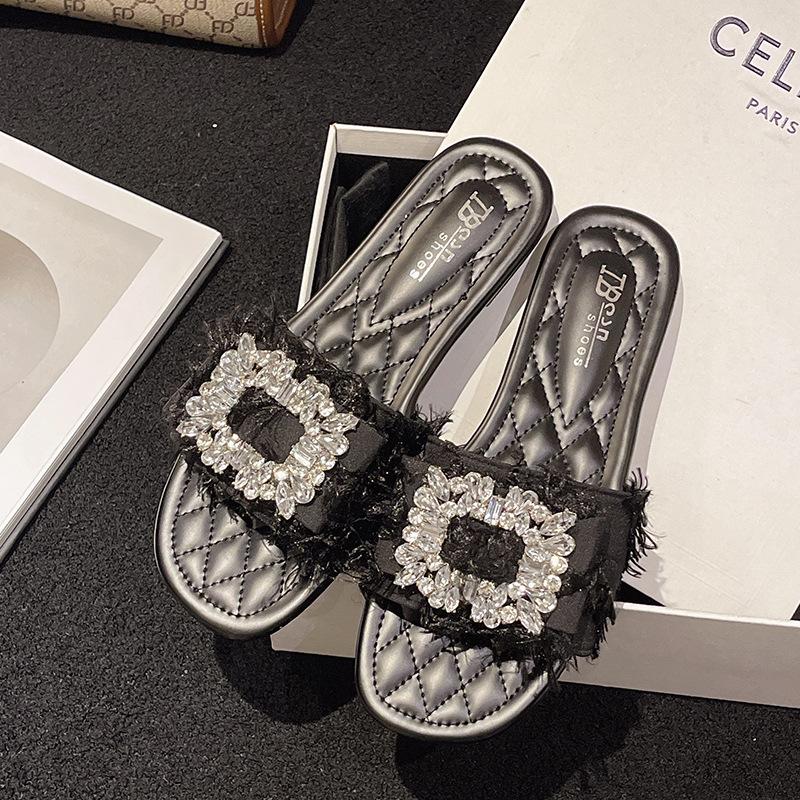 Французские маленькие ароматные тапочки женские летние 2025 новая мода универсальная плоская подошва шлепанцы на одном ремешке пляжные прохладные тапочки женские 35 чёрный
Французские маленькие ароматные тапочки женские летние 2025 новая мода универсальная плоская подошва шлепанцы на одном ремешке пляжные прохладные тапочки женские 35 чёрный