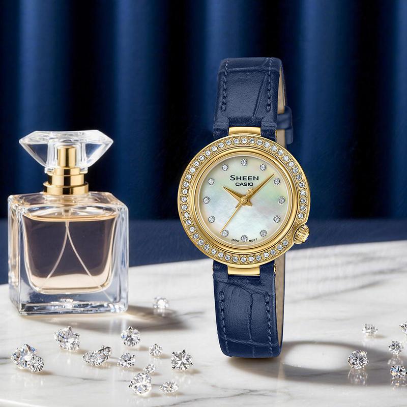 CASIO Sheen series 50 meters waterproof Quartz leather strap women s watch mother-of-pearl dial SHE-4565 синій
CASIO Sheen series 50 meters waterproof Quartz leather strap women s watch mother-of-pearl dial SHE-4565 синій