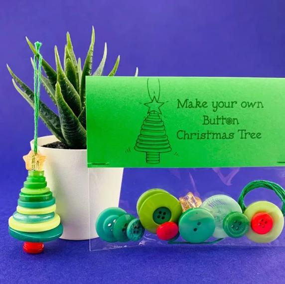 Christmas Pendant Material Package Button Decoration Kit Handmade Button Set Holiday Atmosphere Props.
Christmas Pendant Material Package Button Decoration Kit Handmade Button Set Holiday Atmosphere Props.