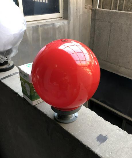 Вуличний водонепроникний світлодіодний червоний куля сонячний ліхтар - варіанти для воріт, стовпів та стін
Вуличний водонепроникний світлодіодний червоний куля сонячний ліхтар - варіанти для воріт, стовпів та стін