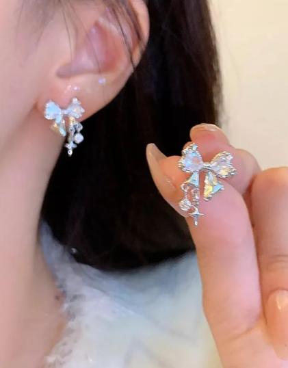 Butterfly Zircon Earrings For Women, High-quality Earrings One Size серебряный
Butterfly Zircon Earrings For Women, High-quality Earrings One Size серебряный