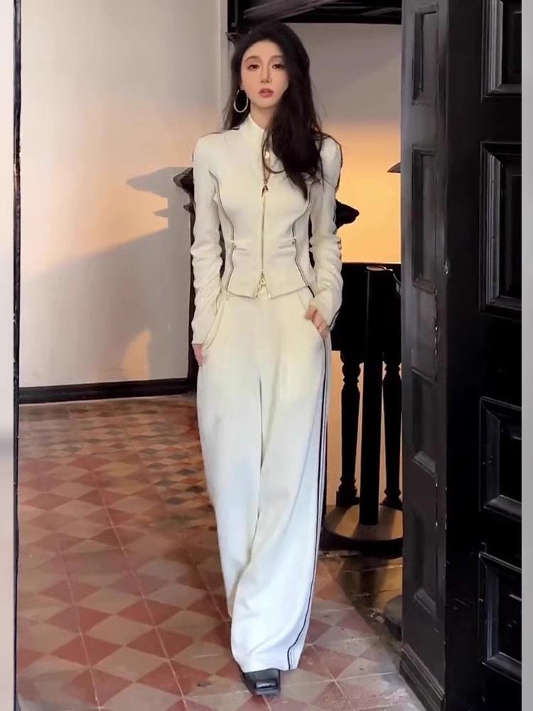 2026 Spring/Autumn Stylish Women s Two-Piece Set: Stand-Up Collar Jacket & High-Waisted Wide-Leg Pants. M
2026 Spring/Autumn Stylish Women s Two-Piece Set: Stand-Up Collar Jacket & High-Waisted Wide-Leg Pants. M