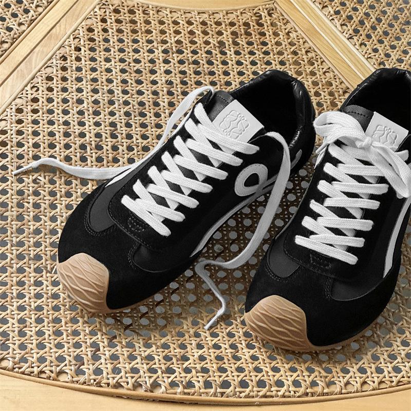 2025 новые американские ретро кроссовки на шнуровке Форрест Гамп мужские асимметричные парные вафельные кроссовки повседневные спортивные кроссовки для бега Female size 35 чёрный
2025 новые американские ретро кроссовки на шнуровке Форрест Гамп мужские асимметричные парные вафельные кроссовки повседневные спортивные кроссовки для бега Female size 35 чёрный