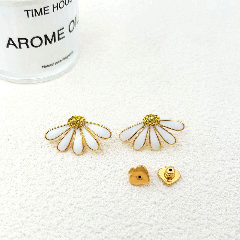 Korean Sweet Little Daisy Earrings Stud Earrings
Korean Sweet Little Daisy Earrings Stud Earrings
