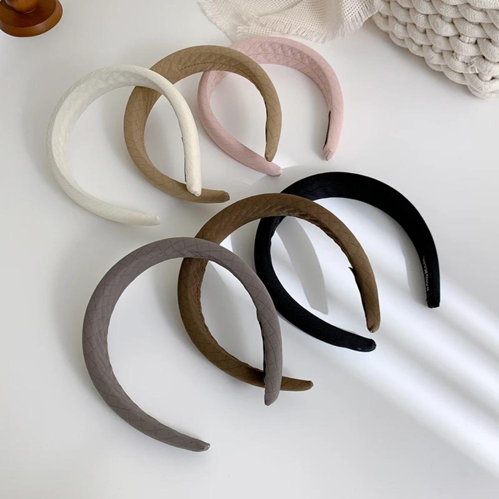 French Vintage Design Sponge Fabric Hair Band Cotton Rhombus Pattern Headband темно-коричневого кольору
French Vintage Design Sponge Fabric Hair Band Cotton Rhombus Pattern Headband темно-коричневого кольору
