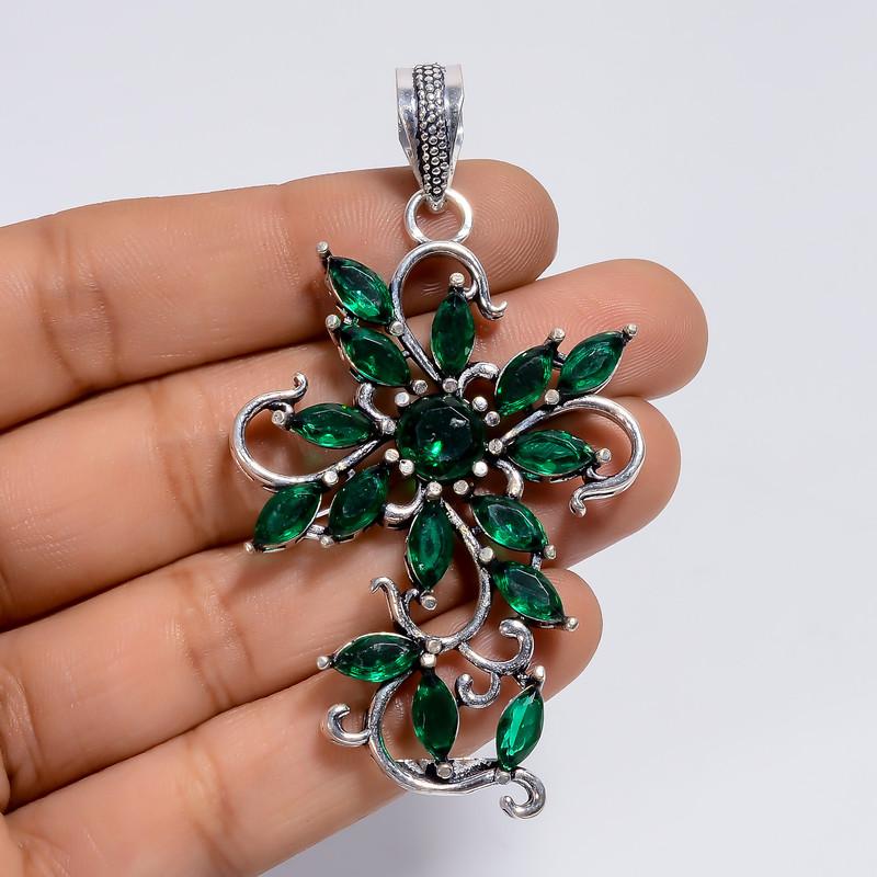 Dazzling Top Grade Qualite 100% Natural Chrome Diopside Mix Shape Shape Ethnic Handmade Jewelry 925 Steling Silver Pendant 2.7 WSJ-5077 2.7
Dazzling Top Grade Qualite 100% Natural Chrome Diopside Mix Shape Shape Ethnic Handmade Jewelry 925 Steling Silver Pendant 2.7 WSJ-5077 2.7
