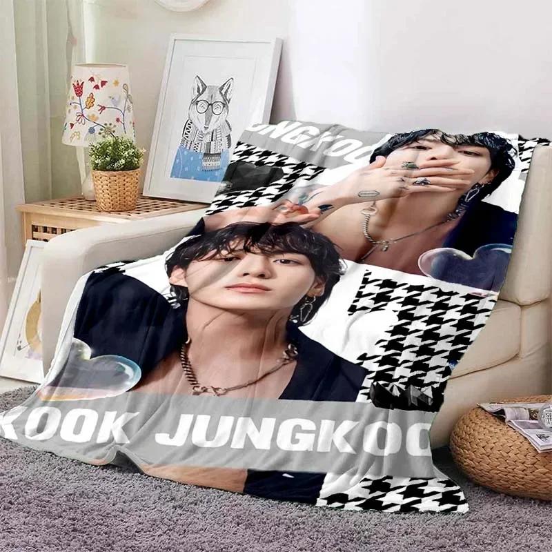 3DЧоловіча знаменитість J-Jung Kook з принтом ковдра для вітальні диван ковдра прикраса для спальні фланелева ковдра м’яке тепло можна налаштувати 30x40in
3DЧоловіча знаменитість J-Jung Kook з принтом ковдра для вітальні диван ковдра прикраса для спальні фланелева ковдра м’яке тепло можна налаштувати 30x40in