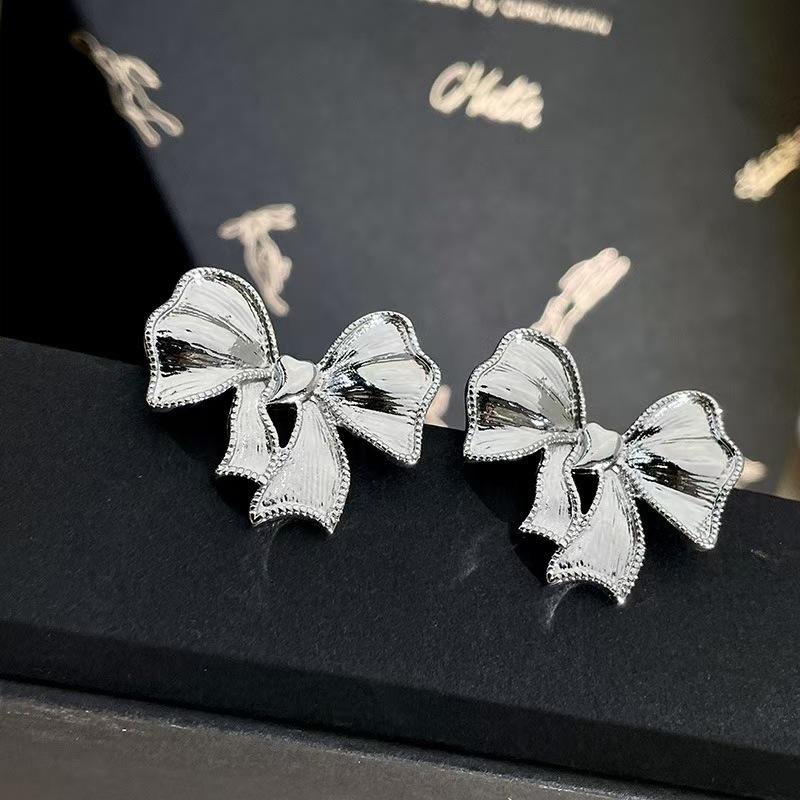 Bow Knot Earring for Women Texture Tassels Sweet Romantic Korean Jewelry срібний
Bow Knot Earring for Women Texture Tassels Sweet Romantic Korean Jewelry срібний