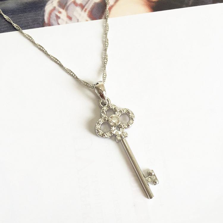 Korean drama misses you, Yi Enhui fashion silver necklace women s platinum chain key collarbone chain diamond pendant jewelry
Korean drama misses you, Yi Enhui fashion silver necklace women s platinum chain key collarbone chain diamond pendant jewelry