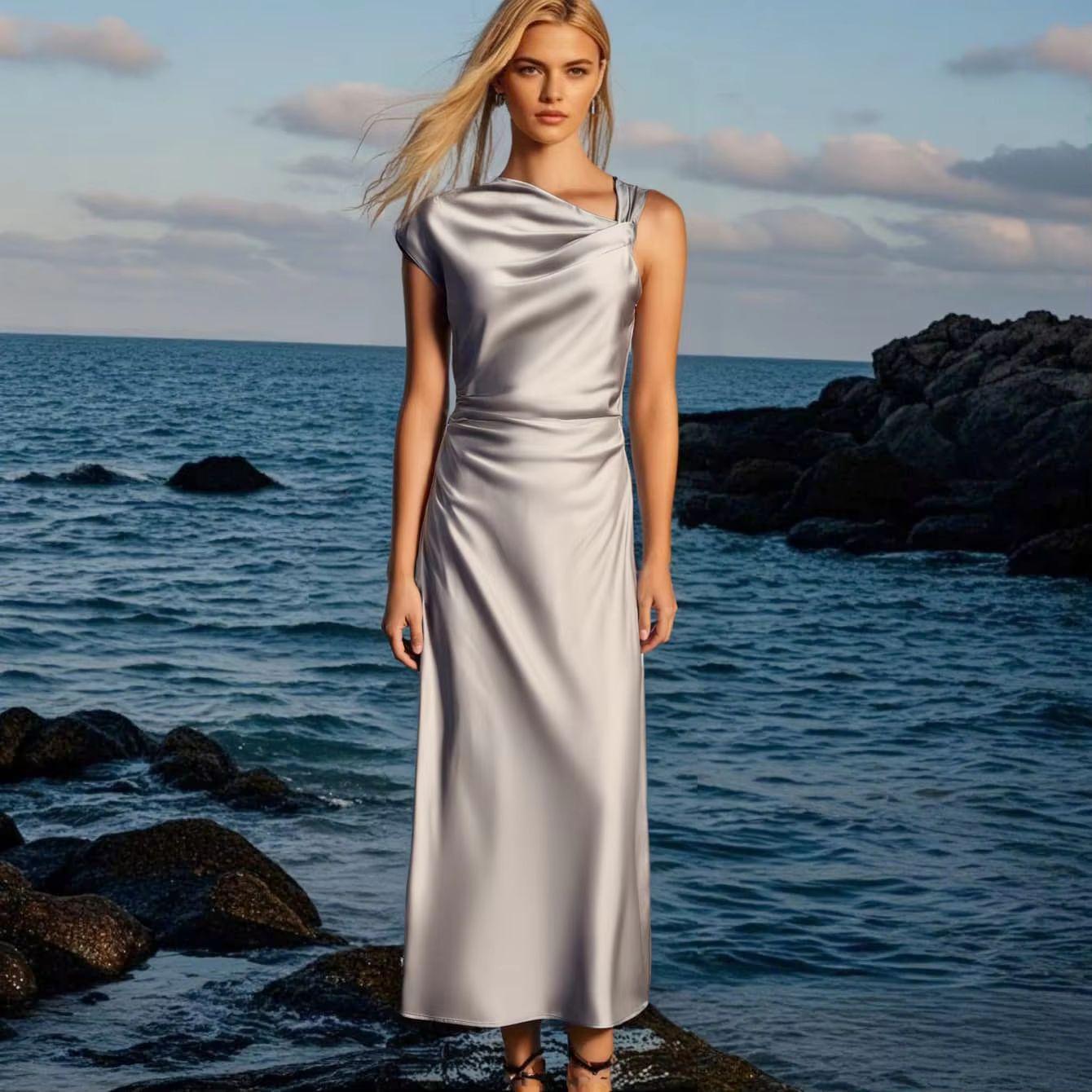 2025 Spring/Summer Women s Pleated Silk Satin Asymmetric Sleeveless Slim Fit Dress Small
2025 Spring/Summer Women s Pleated Silk Satin Asymmetric Sleeveless Slim Fit Dress Small