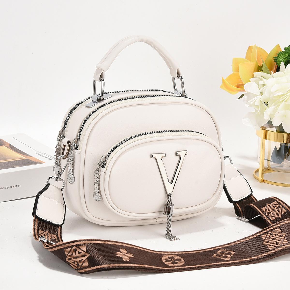 The New Versatile Macaron Single-shoulder Crossbody Bag Has A Top Level of Appearance, Is Fashion and Fashionable, Is Basic Handbag used for Women .
The New Versatile Macaron Single-shoulder Crossbody Bag Has A Top Level of Appearance, Is Fashion and Fashionable, Is Basic Handbag used for Women .