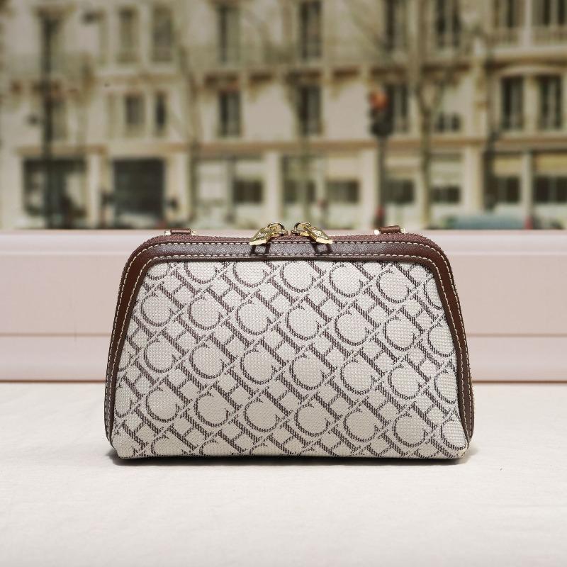ashion retro messenger bag niche light luxury shoulder bag chain suede handbag bag Length 19cm, width 6cm, height 12cm
ashion retro messenger bag niche light luxury shoulder bag chain suede handbag bag Length 19cm, width 6cm, height 12cm