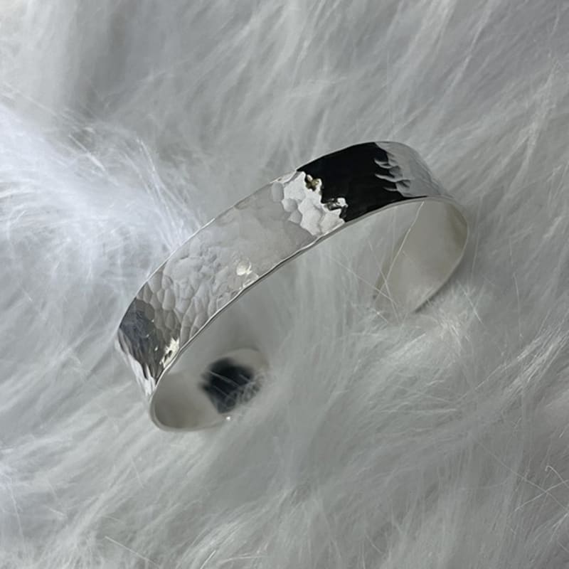 LNMD Mirror ball bangle free
LNMD Mirror ball bangle free