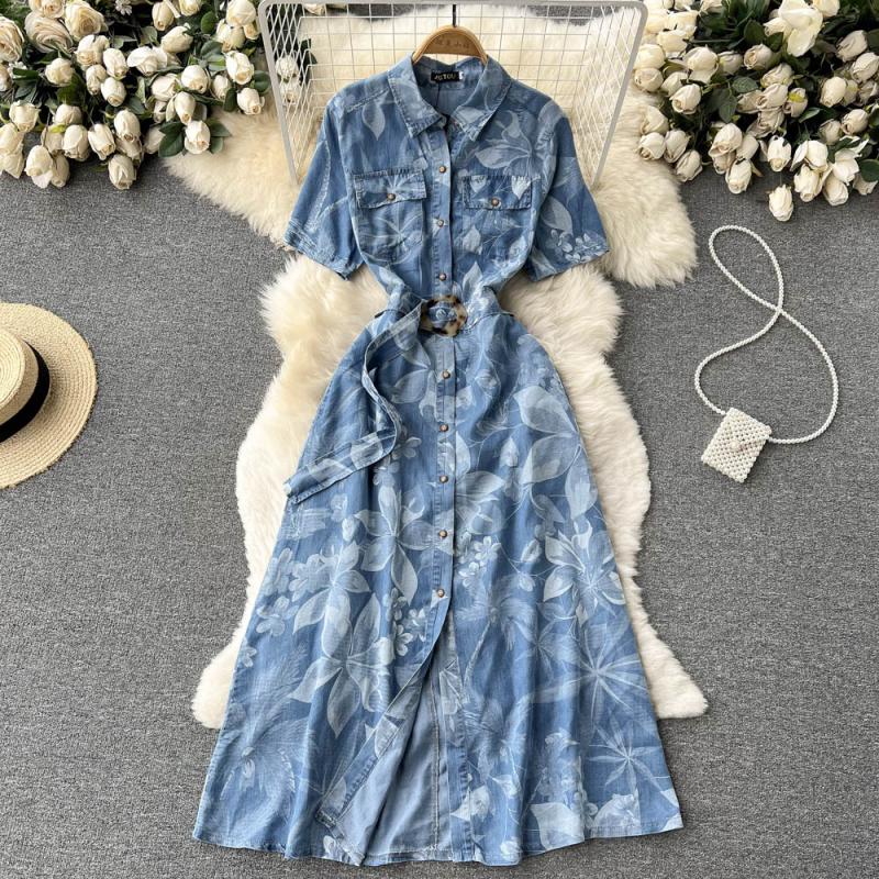 RUGOD 2022, летнее новое элитное модное длинное платье для похудения с повязкой на талии, однобортное джинсовое платье с лацканами с принтом
RUGOD 2022, летнее новое элитное модное длинное платье для похудения с повязкой на талии, однобортное джинсовое платье с лацканами с принтом