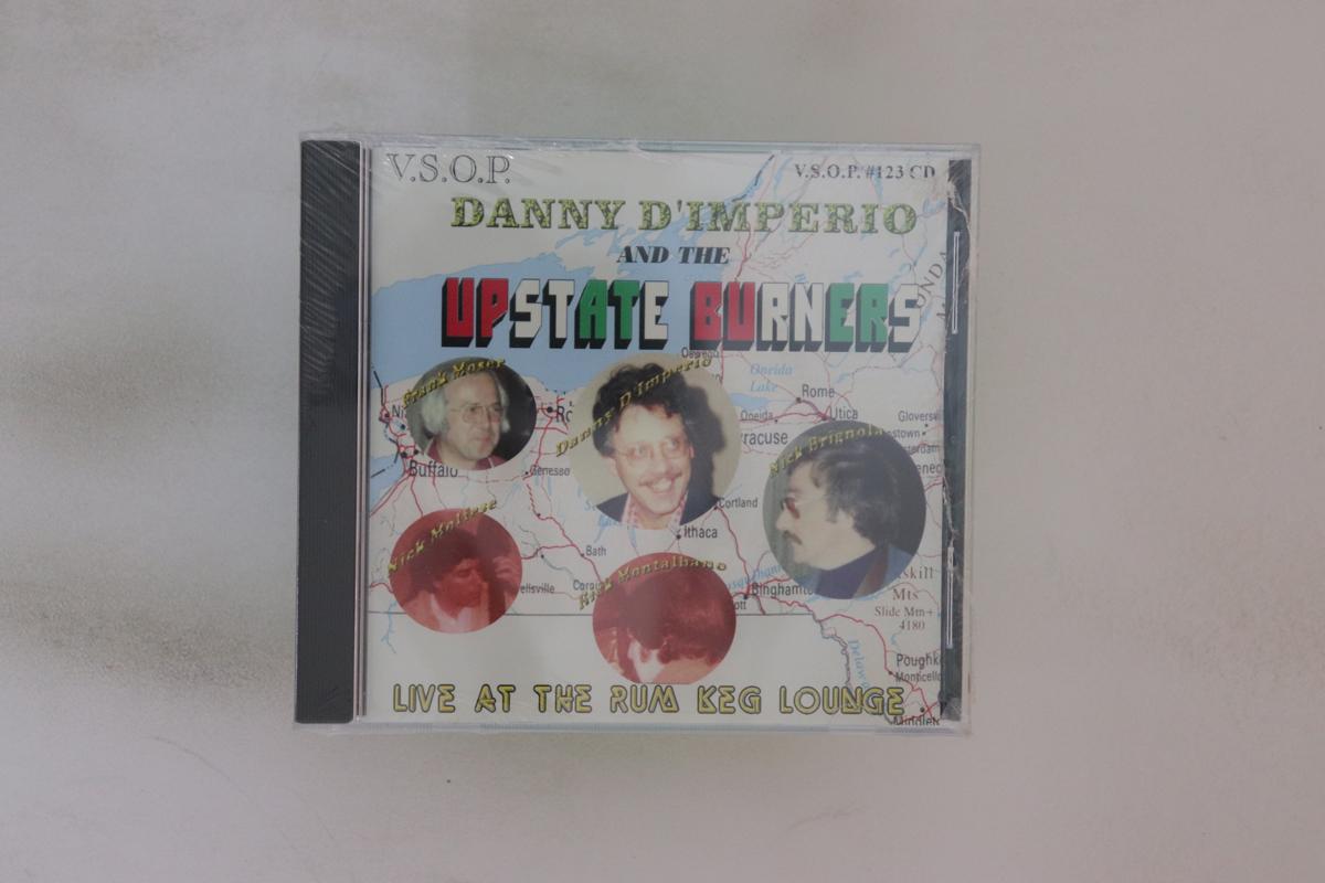 CD DANNY DIMPERIO UPSTATE BURNERS Live At The Rum Keg Lounge VSOP123CD V.S.O.P. 2012 US Jazz Used
CD DANNY DIMPERIO UPSTATE BURNERS Live At The Rum Keg Lounge VSOP123CD V.S.O.P. 2012 US Jazz Used