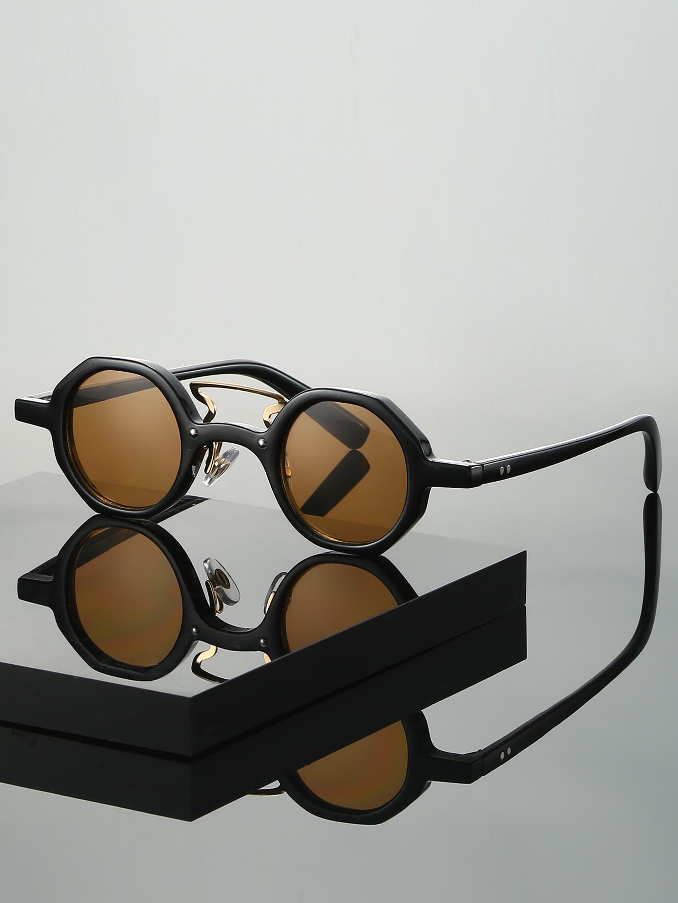 1Pc Round Small Frame Glasses, Fashionable, Classic and High-End Thick Frame Design, Suitable for Daily Wear, Holiday Gifts
1Pc Round Small Frame Glasses, Fashionable, Classic and High-End Thick Frame Design, Suitable for Daily Wear, Holiday Gifts