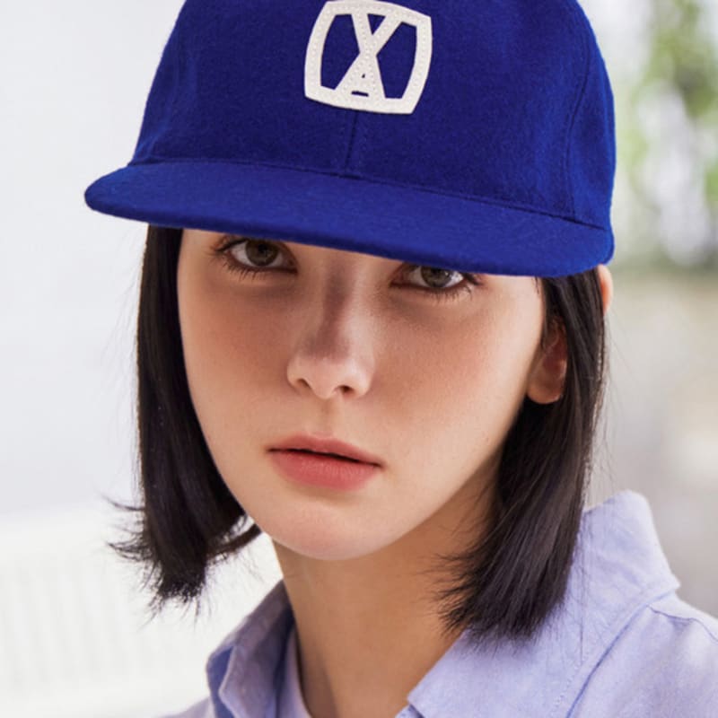 VARZAR VA Square Applique Wool Baseball Cap Ultramarine FREE
VARZAR VA Square Applique Wool Baseball Cap Ultramarine FREE