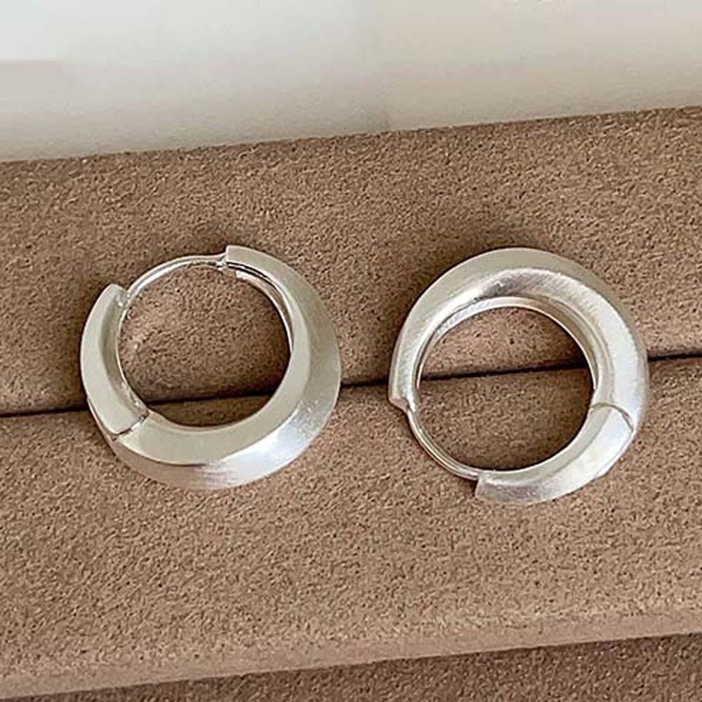 1 pair Elegant Metal Brushed Earrings Waterproof Silver Circle Ear Buckles Women Style 4
1 pair Elegant Metal Brushed Earrings Waterproof Silver Circle Ear Buckles Women Style 4