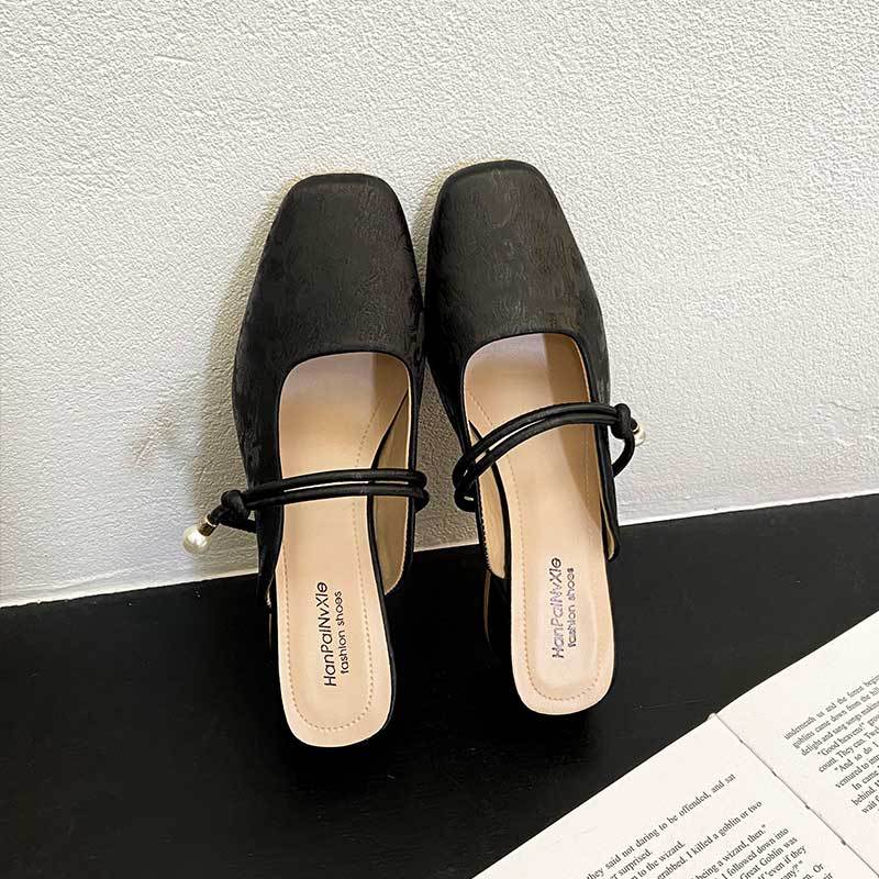 Baotou half slippers women s summer outer wear spring and summer new temperament silver single shoes thick heel sandals 40 чорний
Baotou half slippers women s summer outer wear spring and summer new temperament silver single shoes thick heel sandals 40 чорний